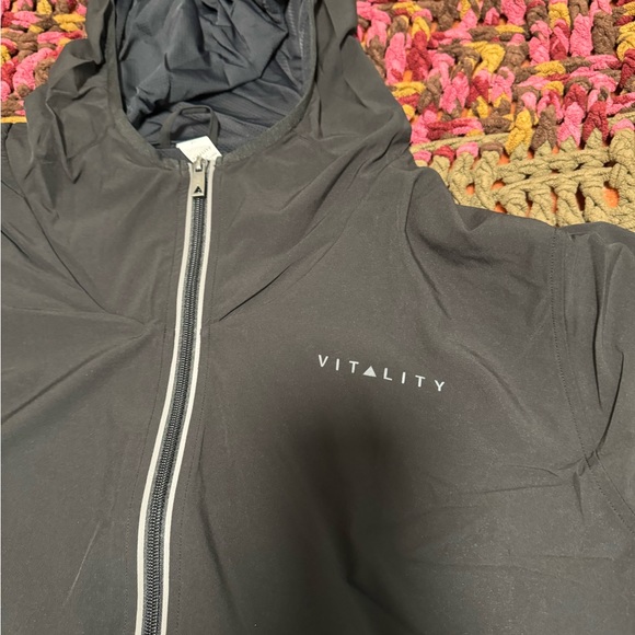 vitality prime windbreaker in midnight - Picture 3 of 11